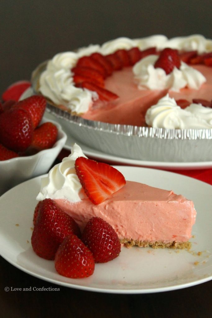 Strawberry Daiquiri Pie from LoveandConfections.com