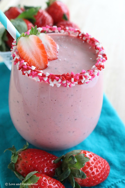 Overnight Peanut Butter and Jelly Smoothie from LoveandConfections.com