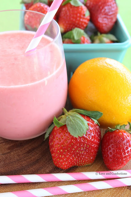 Frozen Strawberry Lemonade from LoveandConfections.com #SundaySupper #FLStrawberry