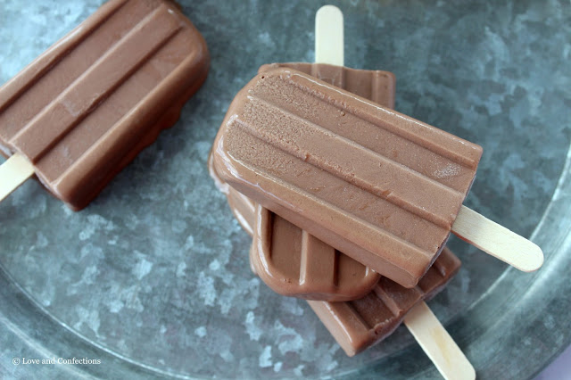 Chocolate Hazelnut Banana Frozen Yogurt Pops from LoveandConfections.com #StonyfieldBlogger