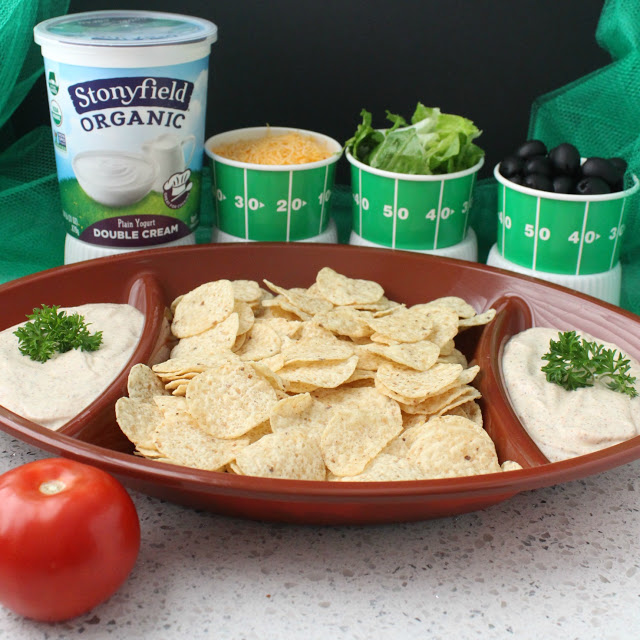 Chipotle Ranch Dip Taco Bar #StonyfieldBlogger from LoveandConfections.com