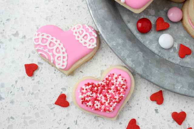 Heart Shaped Cookie Boxes from LoveandConfections.com