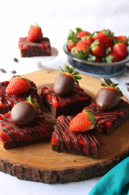 Chocolate Covered Strawberry Bars from LoveandConfections.com
