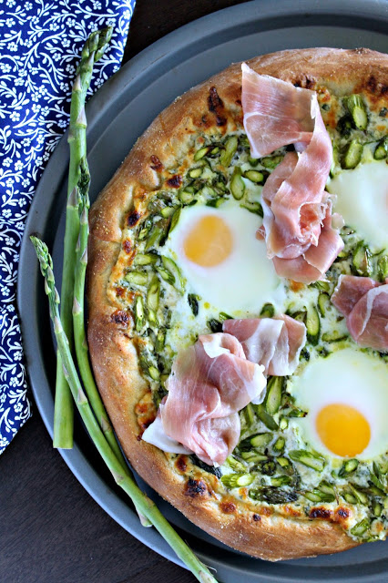 Asparagus, Egg & Prosciutto Brunch Pizza from LoveandConfections.com #BrunchWeek #sponsored