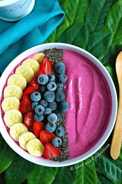 Dragon Fruit Smoothie Bowls from LoveandConfections.com #SundaySupper #JuneDairyMonth