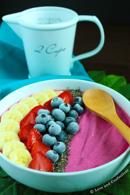 Dragon Fruit Smoothie Bowls from LoveandConfections.com #SundaySupper #JuneDairyMonth