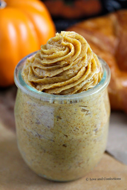 Whipped Pumpkin Pie Honey Butter from LoveandConfections.com #PumpkinWeek