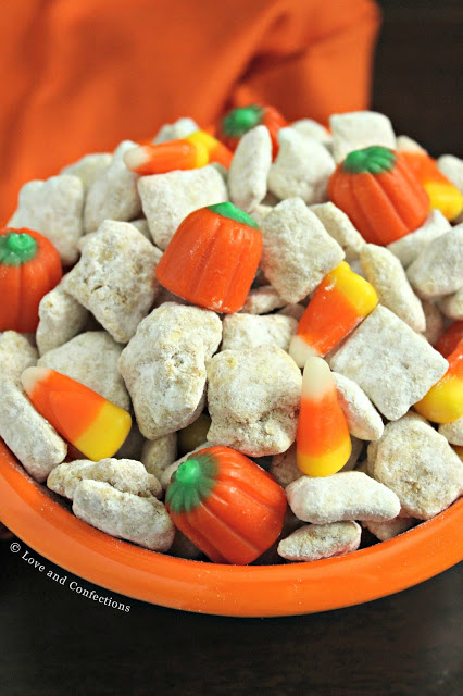 Cinnamon Pumpkin Muddy Buddies from LoveandConfections.com #PumpkinWeek