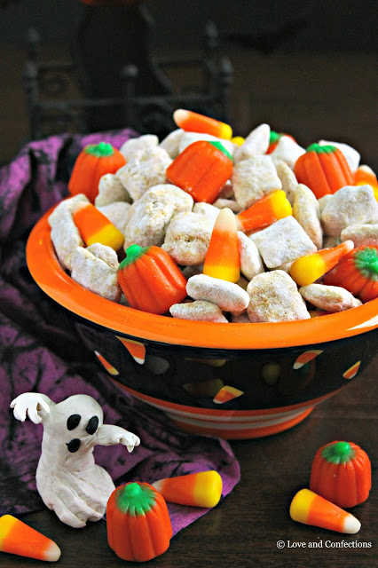 Cinnamon Pumpkin Muddy Buddies from LoveandConfections.com #PumpkinWeek