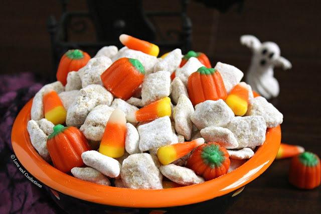 Cinnamon Pumpkin Muddy Buddies from LoveandConfections.com #PumpkinWeek