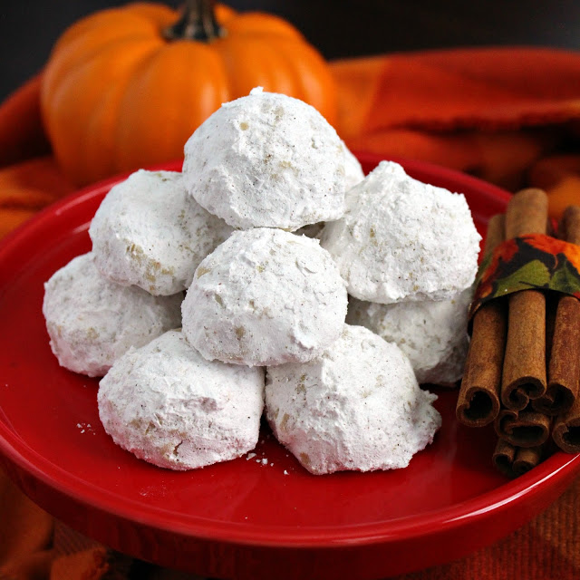 Pumpkin Pie Spice Snowball Cookies from LoveandConfections.com #PumpkinWeek