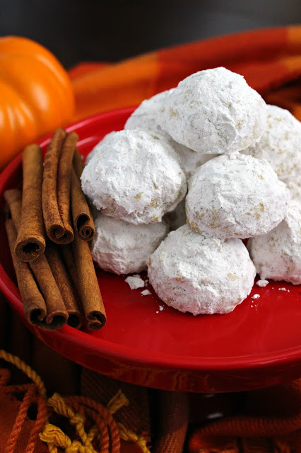 Pumpkin Pie Spice Snowball Cookies from LoveandConfections.com #PumpkinWeek