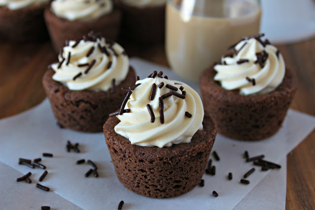 Chocolate Irish Cream Cheesecake Cookie Cups from LoveandConfections.com