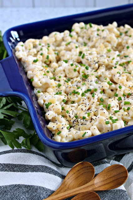 Everything Bagel Macaroni and Cheese from LoveandConfections.com #BrunchWeek