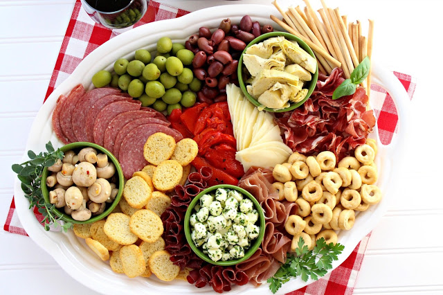 How to Create an Antipasto Platter from LoveandConfections.com #BrunchWeek