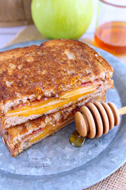 Harvest Apple Grilled Cheese Sandwich from LoveandConfections.com #AppleWeek #sponsored