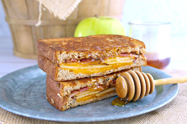 Harvest Apple Grilled Cheese Sandwich from LoveandConfections.com #AppleWeek #sponsored