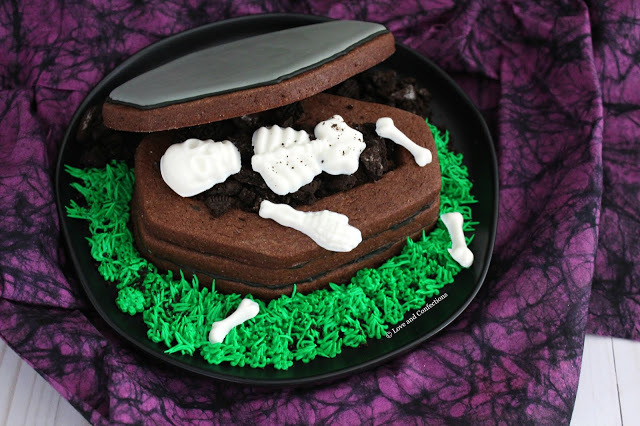 Chocolate Sugar Cookie Coffin Boxes from LoveandConfections.com #HalloweenTreatsWeek #ad