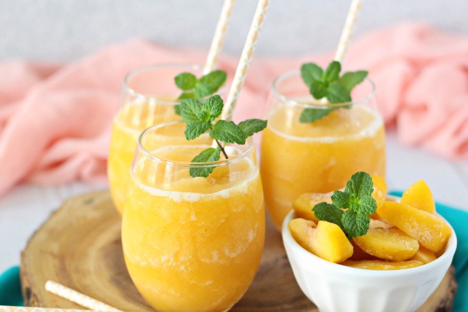 Easy Peach Frosé Cocktail